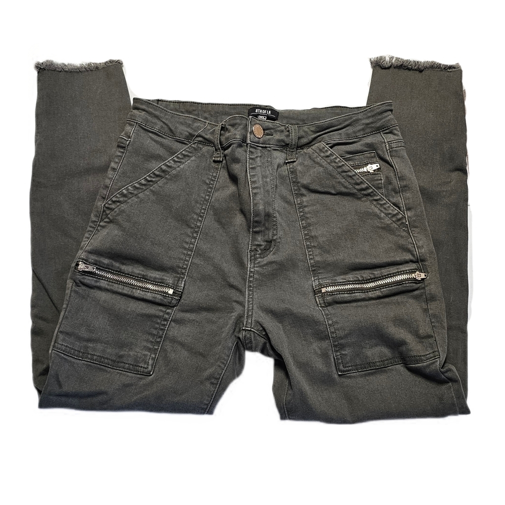 8th Of LA Trendy Women's Charcoal Cotton Blend Skinny Pants with Zipper Accents